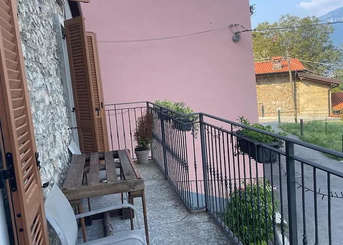 Casa Di Sasso Беллано