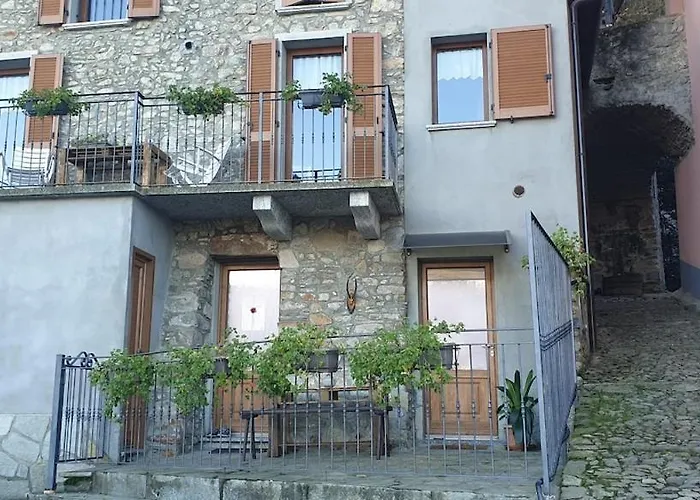 Casa Di Sasso Беллано