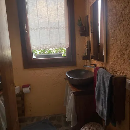 Casa Di Sasso * בלאנו